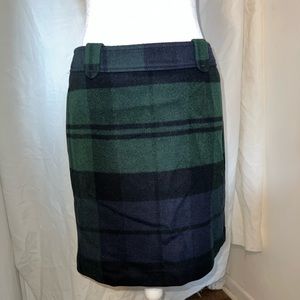 TALBOTS petites Size 6p Wool Plaid Skirt! Navy Blue & Dark Green. Knee length